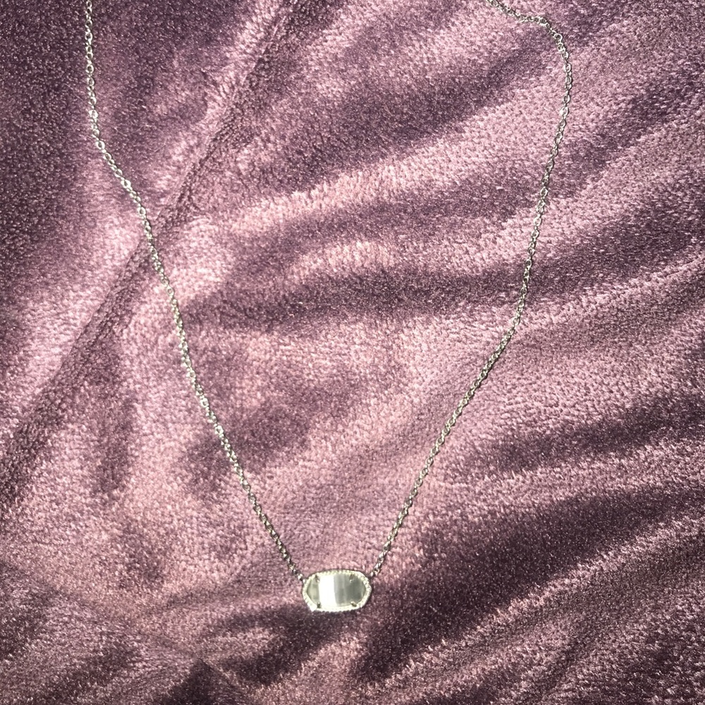 Kendra Scott necklace